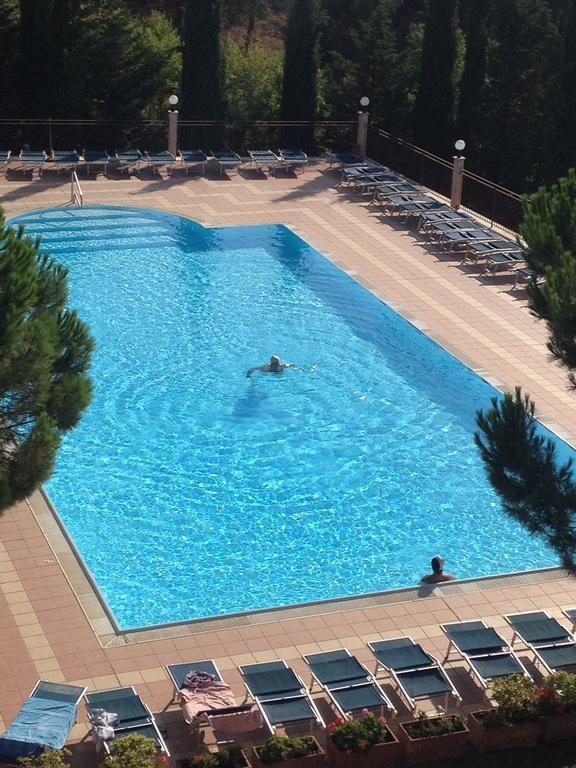 Hotel Ambasciatori Calitri Bagian luar foto